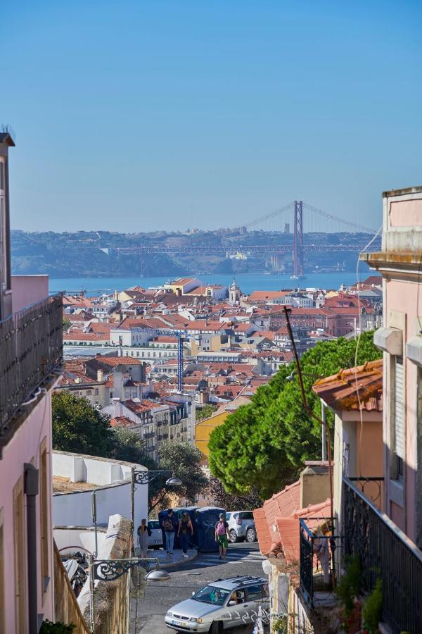 Aesthetic Riverview Apartment In Historical Lisboa Eksteriør billede