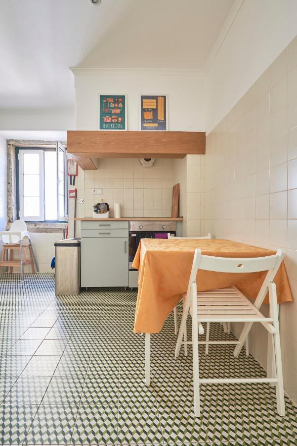 Aesthetic Riverview Apartment In Historical Lisboa Eksteriør billede